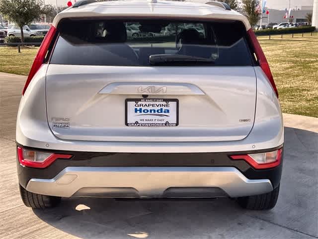 Thumbnail: 2023 Kia Niro - 6