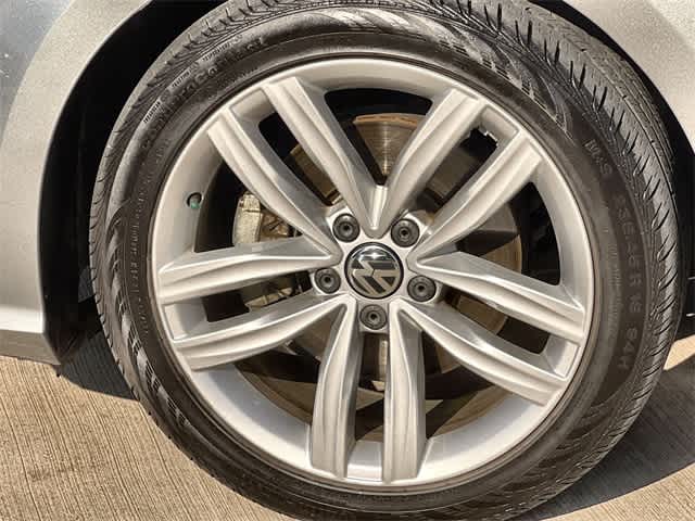 Thumbnail: 2018 Volkswagen Passat - 9