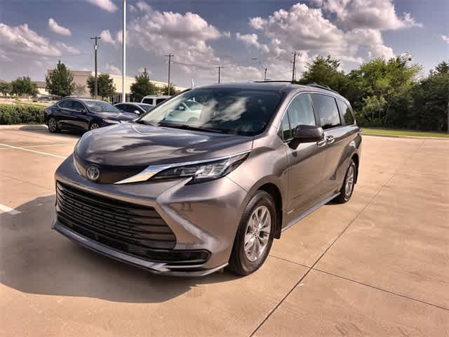 Thumbnail: 2021 Toyota Sienna - 2