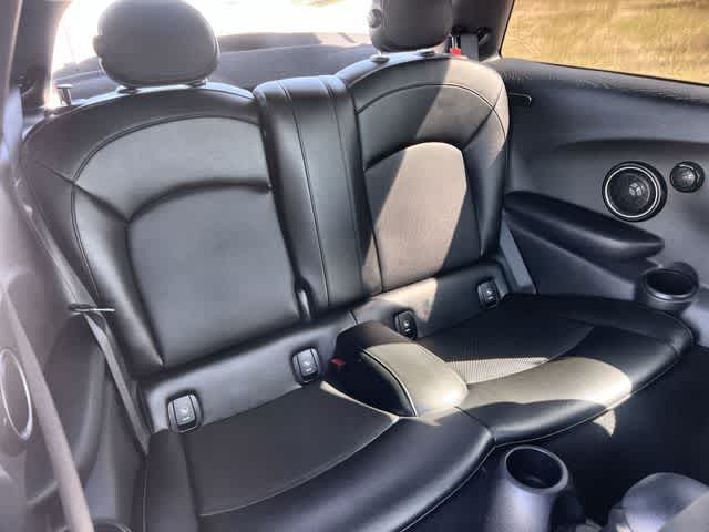 Thumbnail: 2015 MINI Cooper Hardtop - 14