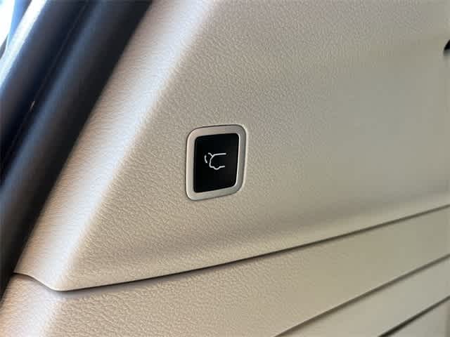 Thumbnail: 2021 Chrysler Pacifica - 33