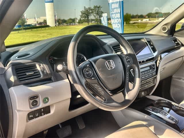 Thumbnail: 2017 Honda Pilot - 15