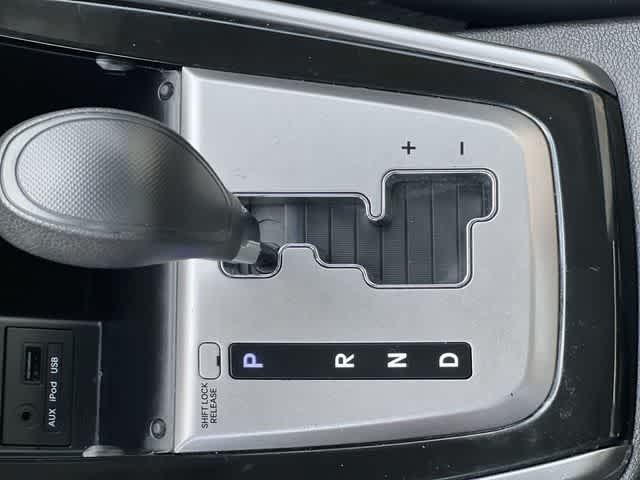 Thumbnail: 2013 Hyundai Elantra - 16