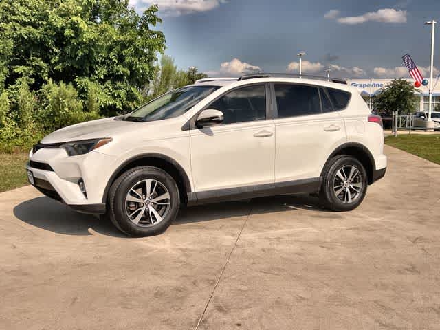 Thumbnail: 2018 Toyota RAV4 - 4
