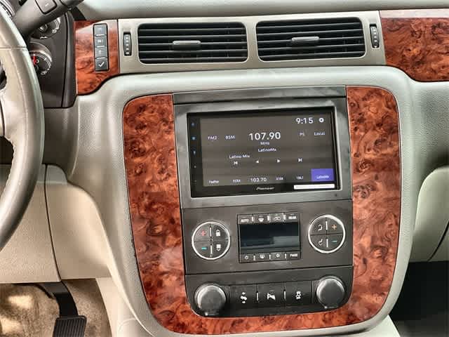 Thumbnail: 2014 Chevrolet Suburban - 18