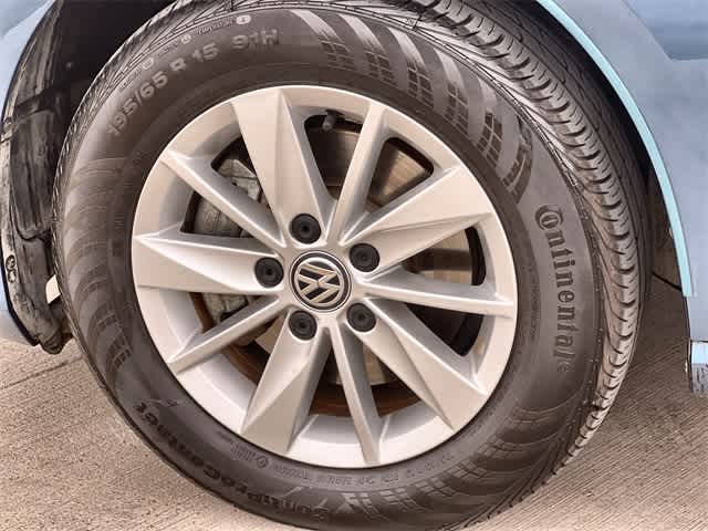 Thumbnail: 2015 Volkswagen Golf - 9