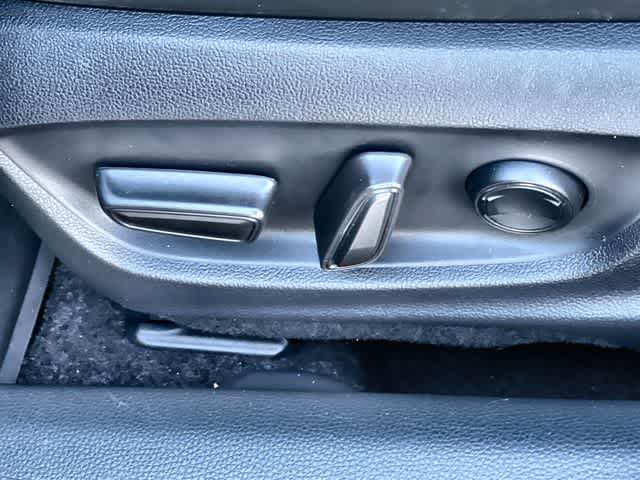 Thumbnail: 2024 Toyota Prius - 31