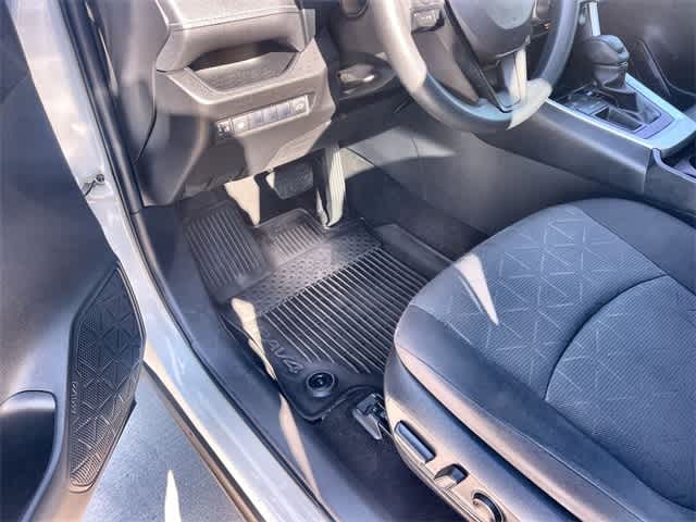 Thumbnail: 2021 Toyota RAV4 - 3