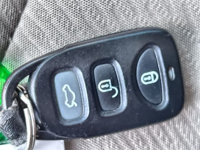 Thumbnail: 2014 Hyundai Elantra - 21