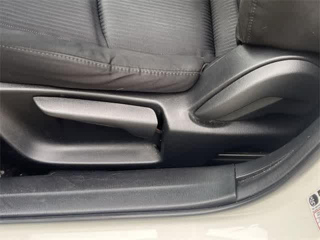2016 Mazda Mazda3 i Sport 31