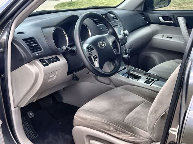 Thumbnail: 2012 Toyota Highlander - 2