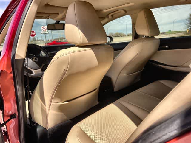 Thumbnail: 2015 Lexus IS - 13