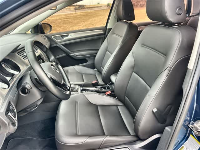 Thumbnail: 2015 Volkswagen Golf - 11