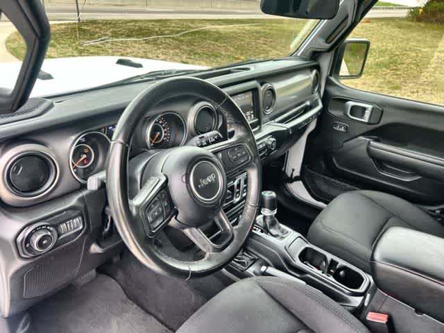 Thumbnail: 2022 Jeep Wrangler - 15