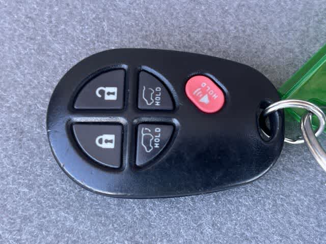 Thumbnail: 2013 Toyota Highlander - 21