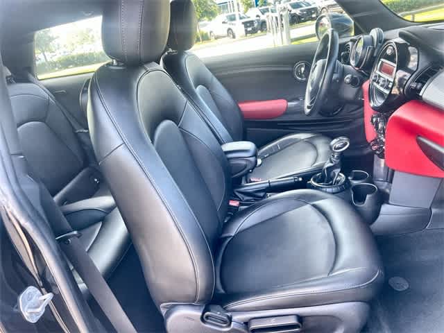 Thumbnail: 2015 MINI Cooper Hardtop - 12