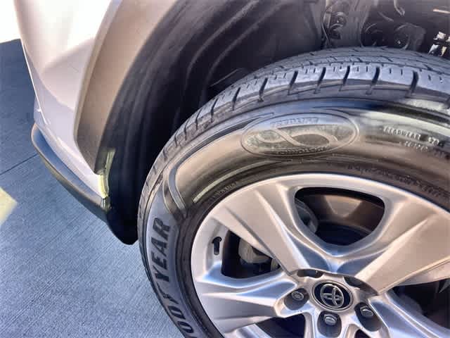 Thumbnail: 2021 Toyota RAV4 - 23