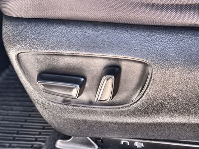 Thumbnail: 2022 Toyota Highlander - 31