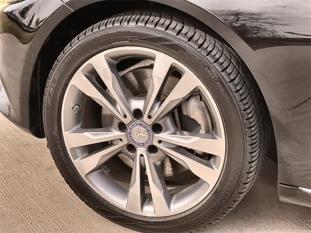 Thumbnail: 2016 Mercedes-Benz C-Class - 9