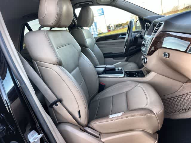 Thumbnail: 2013 Mercedes-Benz M-Class - 12