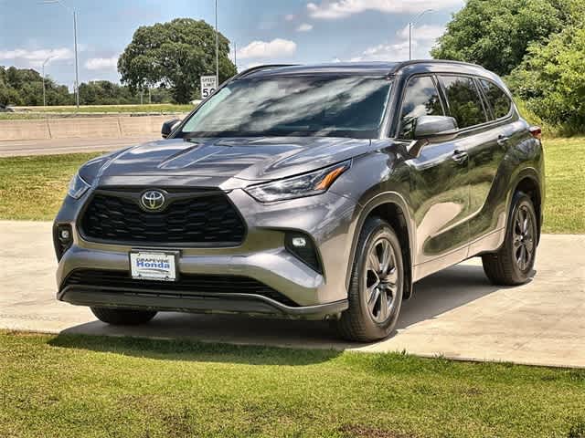 Thumbnail: 2021 Toyota Highlander - 2