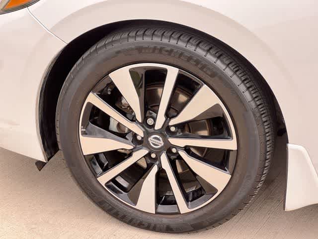 Thumbnail: 2022 Nissan Sentra - 9