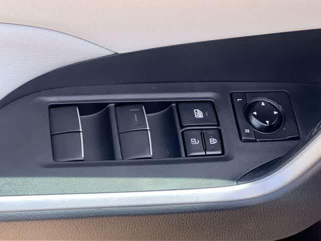 Thumbnail: 2021 Toyota RAV4 - 30