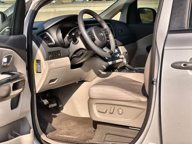 Thumbnail: 2020 Kia Sedona - 3