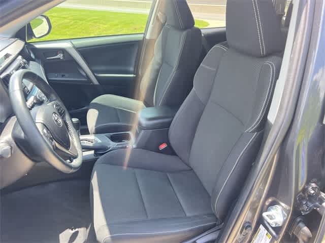 2018 Toyota RAV4 XLE 11