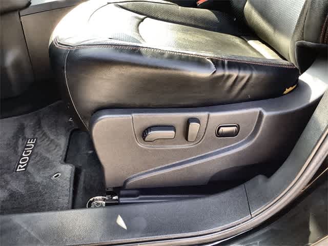 Thumbnail: 2013 Nissan Rogue - 31