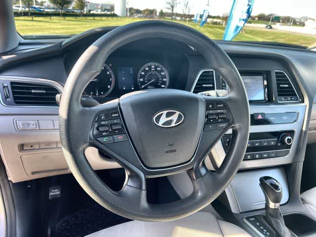 Thumbnail: 2015 Hyundai Sonata - 17