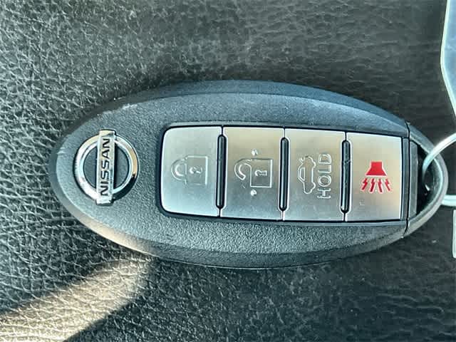 Thumbnail: 2016 Nissan Sentra - 21