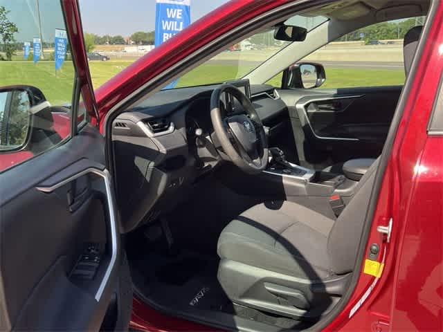 2021 Toyota RAV4 LE 3