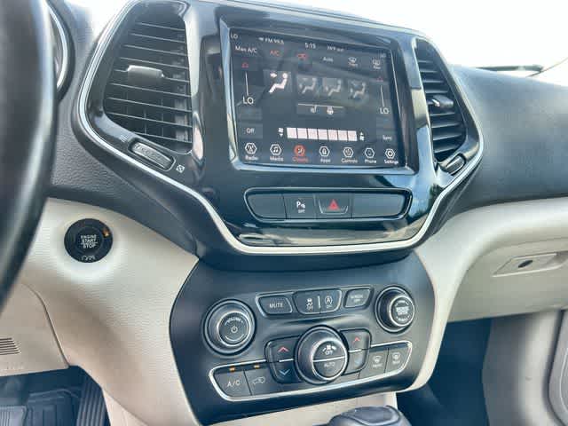 Thumbnail: 2019 Jeep Cherokee - 18