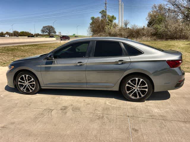 Thumbnail: 2024 Volkswagen Jetta - 4