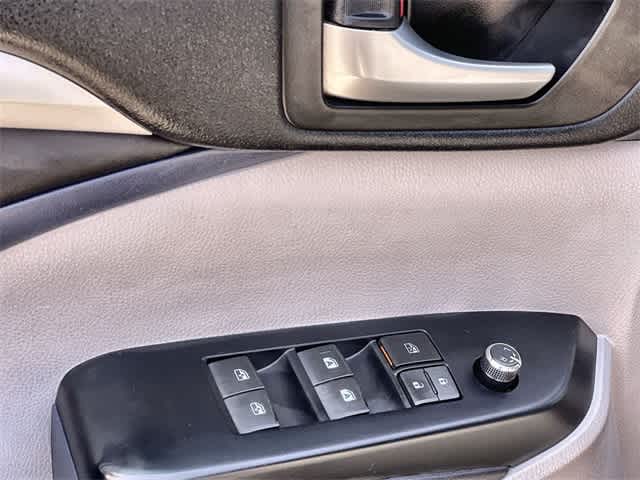 Thumbnail: 2017 Toyota Highlander - 30