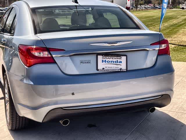 Thumbnail: 2012 Chrysler 200 - 6