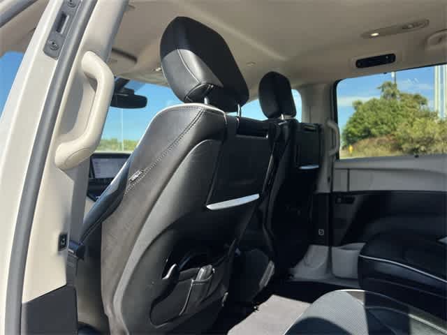 Thumbnail: 2021 Chrysler Pacifica - 13