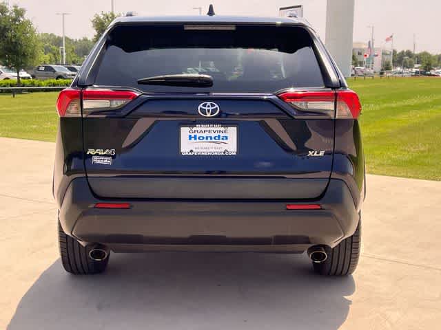 Thumbnail: 2021 Toyota RAV4 - 6