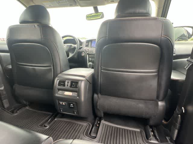 Thumbnail: 2019 Nissan Pathfinder - 13