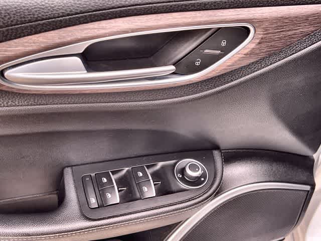 Thumbnail: 2020 Alfa Romeo Giulia - 30