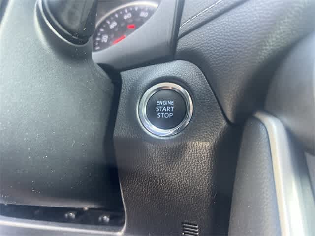 2021 Toyota RAV4 XLE 28