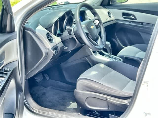 Thumbnail: 2015 Chevrolet Cruze - 3