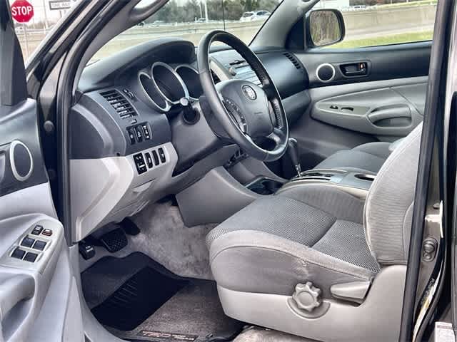 Thumbnail: 2010 Toyota Tacoma - 3