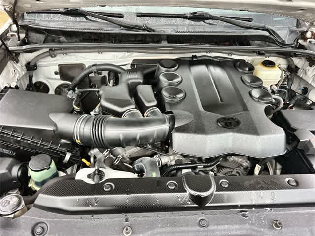 Thumbnail: 2014 Toyota 4Runner - 10