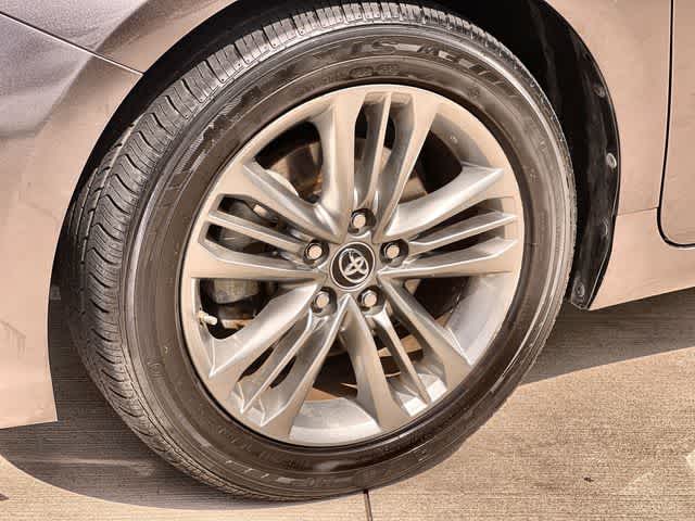Thumbnail: 2016 Toyota Camry - 9