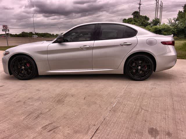 Thumbnail: 2020 Alfa Romeo Giulia - 4