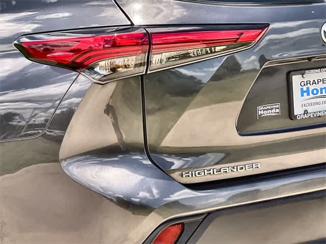 Thumbnail: 2021 Toyota Highlander - 8