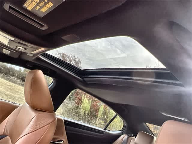 Thumbnail: 2019 Lexus ES - 32