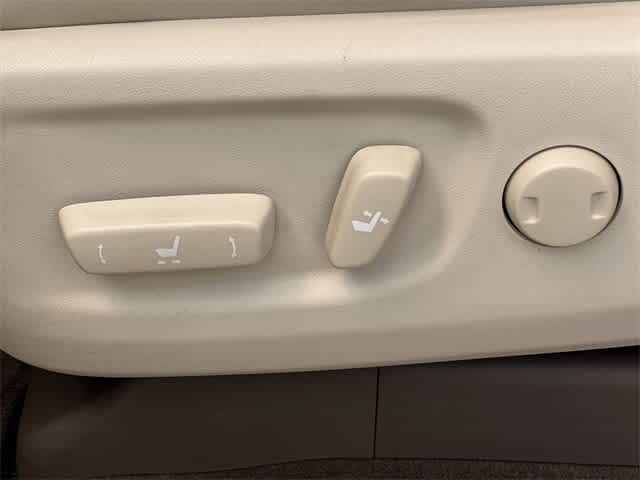 Thumbnail: 2013 Lexus GX - 31
